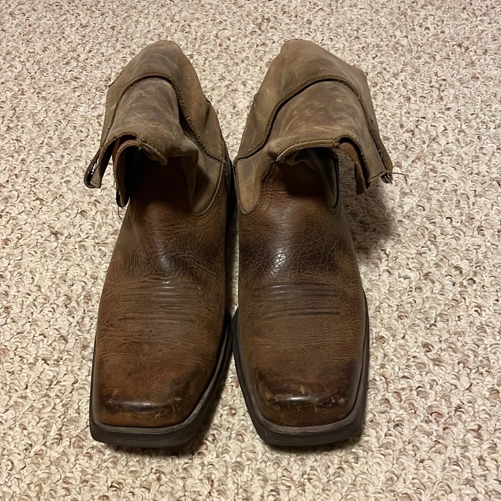 Men’s Ariat Rambler Western Boot. Size 12D.